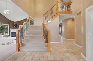 52018 Loon Ct, Shelby Twp, MI 48315 - Photo 6