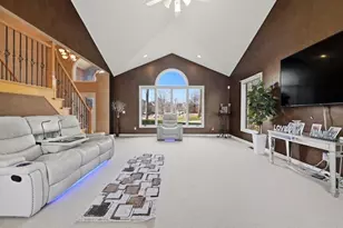 52018 Loon Ct, Shelby Twp, MI 48315 - Photo 6