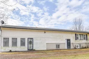 1023 Burbank Rd, Quincy, MI 49082 - Photo 2