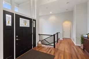 10292 Skyview Dr, Kalamazoo, MI 49009 - Photo 2