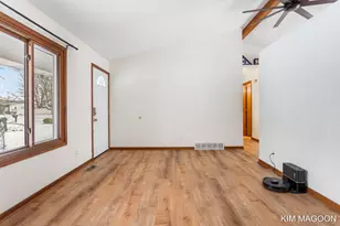 161 W 33rd St, Holland, MI 49423 - Photo 8