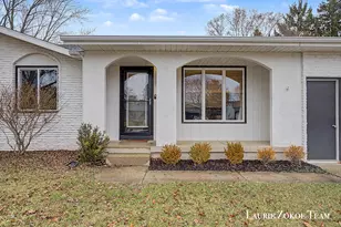 2659 Woodridge Dr, Jenison, MI 49428 - Photo 2