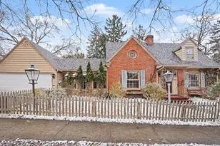 2006 Centerridge Rd, Kalamazoo, MI 49008 - Photo 2