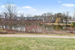 719 Watersedge Dr, Ann Arbor, MI 48105 - Photo 32