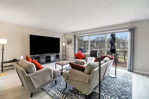 719 Watersedge Dr, Ann Arbor, MI 48105 - Photo 4