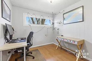 1661 Herrick Ave NE, Grand Rapids, MI 49505 - Photo 18