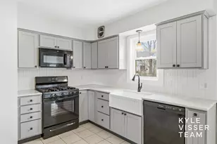 1661 Herrick Ave NE, Grand Rapids, MI 49505 - Photo 6