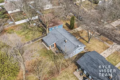 1661 Herrick Avenue NE, Grand Rapids, MI 49505 - Photo 24