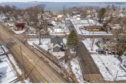 1407 Montgomery Avenue, Muskegon, MI 49441 - Photo 38