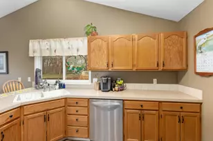 6256 Thornapple Valley Dr, Hastings, MI 49058 - Photo 10