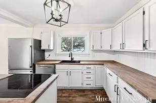 832 E Michigan Ave, Marshall, MI 49068 - Photo 8