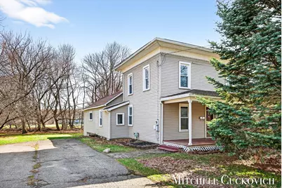 832 E Michigan Avenue, Marshall, MI 49068 - Photo 4