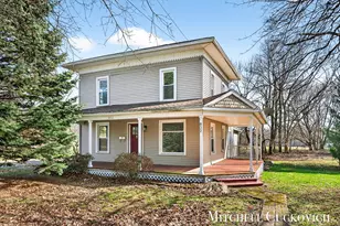 832 E Michigan Ave, Marshall, MI 49068 - Photo 2