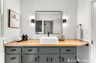 910 W 32nd St, Holland, MI 49423 - Photo 18