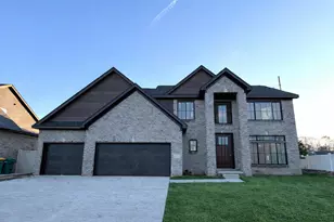 23379 Primrose Ln, Brownstown, MI 48183 - Photo 2