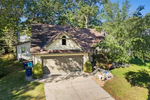 17247 N Fruitport Rd, Spring Lake, MI 49456 - Photo 2