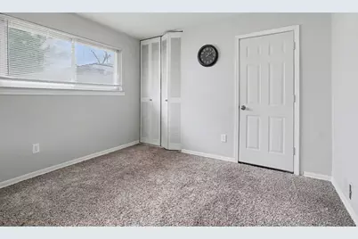 24337 Pennie Street, Dearborn Heights, MI 48125 - Photo 14