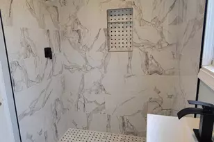 655 Robinwood Dr, Troy, MI 48083 - Photo 4