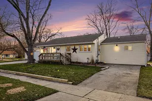 112 Poplar St, Gobles, MI 49055 - Photo 4