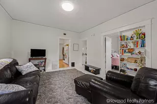 725 Crescent St NE, Grand Rapids, MI 49503 - Photo 14