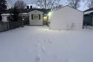 1977 Princeton Rd, Berkley, MI 48072 - Photo 10