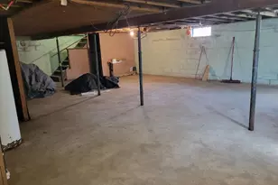 739 Dixie Dr, Benton Harbor, MI 49022 - Photo 8