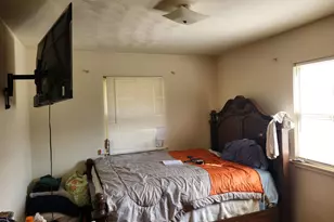 739 Dixie Dr, Benton Harbor, MI 49022 - Photo 4