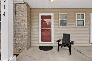 974 Ada Pl Dr SE, Grand Rapids, MI 49546 - Photo 4