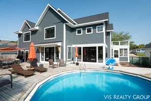 1607 Sheldon Rd, Grand Haven, MI 49417 - Photo 4