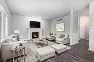 43640 S Timberview Dr, Belleville, MI 48111 - Photo 2