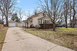 2222 Hoyle Ave NW, Grand Rapids, MI 49544 - Photo 2