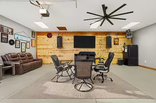 531 Foxmoor Dr, Plainwell, MI 49080 - Photo 12