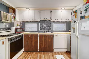 3527 Hoyt St, Norton Shores, MI 49444 - Photo 4