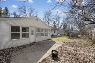 3304 Spring Arbor Rd, Jackson, MI 49203 - Photo 6