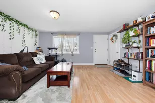 2 Faust Ct, Ann Arbor, MI 48108 - Photo 4