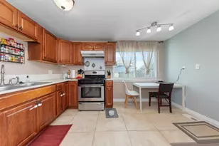 2 Faust Ct, Ann Arbor, MI 48108 - Photo 8