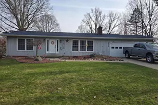 915 Grand Ave, Sturgis, MI 49091 - Photo 2