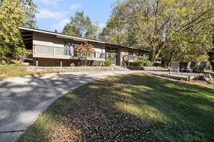 700 Marlawn Dr, Manistee, MI 49660 - Photo 1