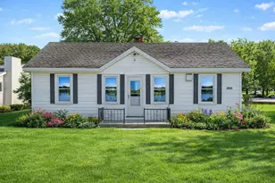 11637 Algonquin Dr, Pinckney, MI 48169 - Photo 2