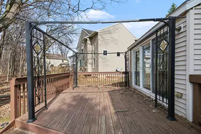 3589 Meadow Grove Drive, Kentwood, MI 49512 - Photo 8
