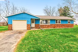 843 Vinewood Dr, Mendon, MI 49072 - Photo 2