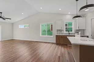 6595 Bellflower Dr, Zeeland, MI 49464 - Photo 10