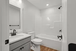 6595 Bellflower Dr, Zeeland, MI 49464 - Photo 26