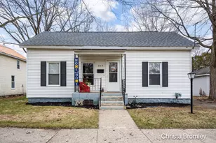 517 Front St, Lowell, MI 49331 - Photo 2