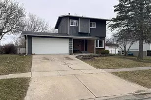 112 Renfrew Ave, Adrian, MI 49221 - Photo 2