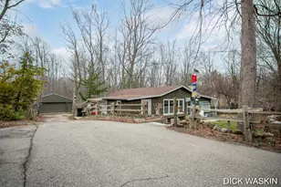 838 Mason St, Saugatuck, MI 49453 - Photo 2