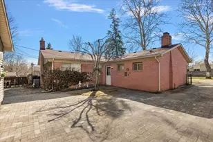 764 Manor Dr, Milford, MI 48381 - Photo 6