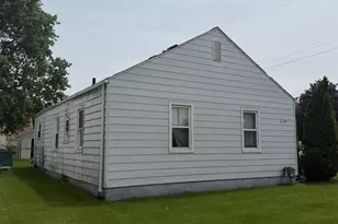 21706 Rausch Ave, Eastpointe, MI 48021 - Photo 2