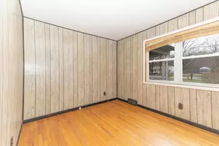 10121 S Sprinkle Rd, Vicksburg, MI 49097 - Photo 12