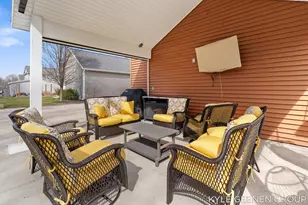 564 Blackstone St, Holland, MI 49423 - Photo 10